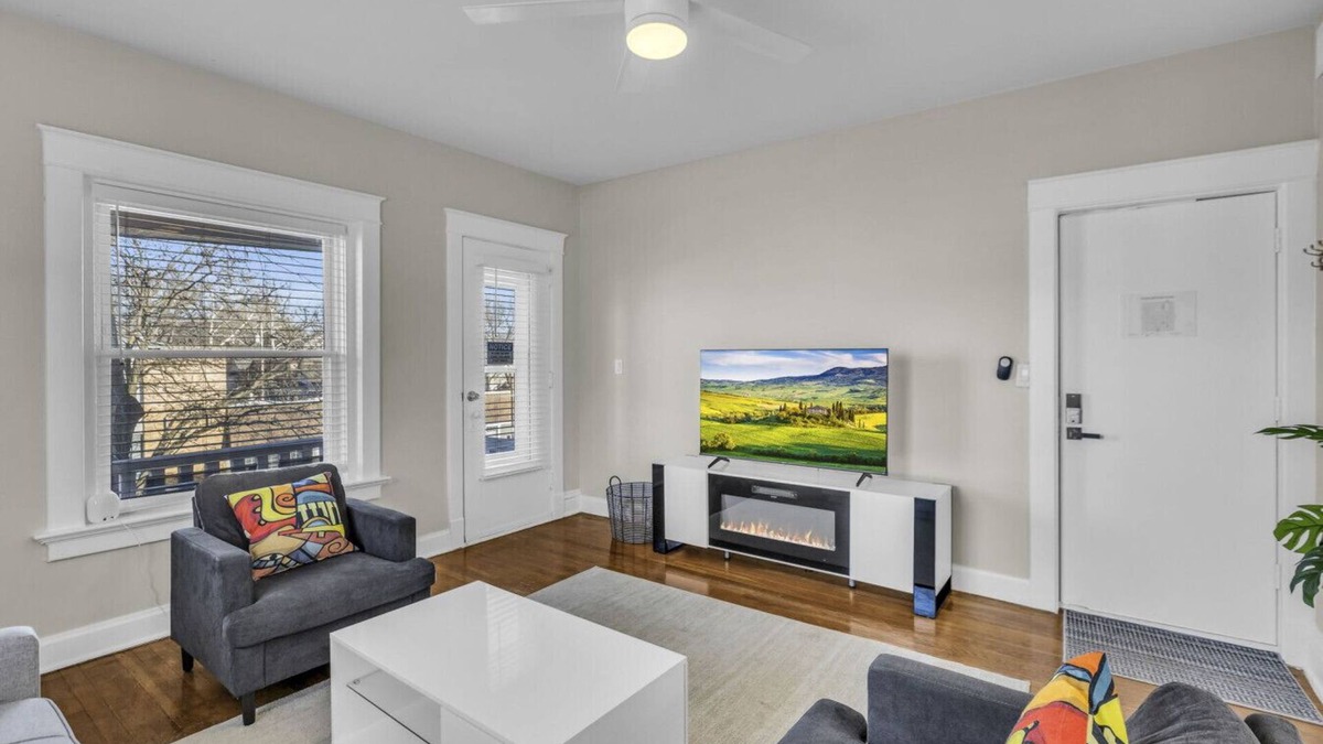 South Hyde Park Apartment | Spacious KC Stay: 2 Bedrooms Near Stadiums, BBQ, Jazz & Fountains!