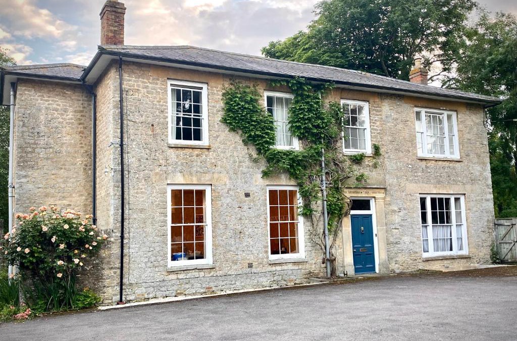 Bicester House | Spacious King Room with Ensuite