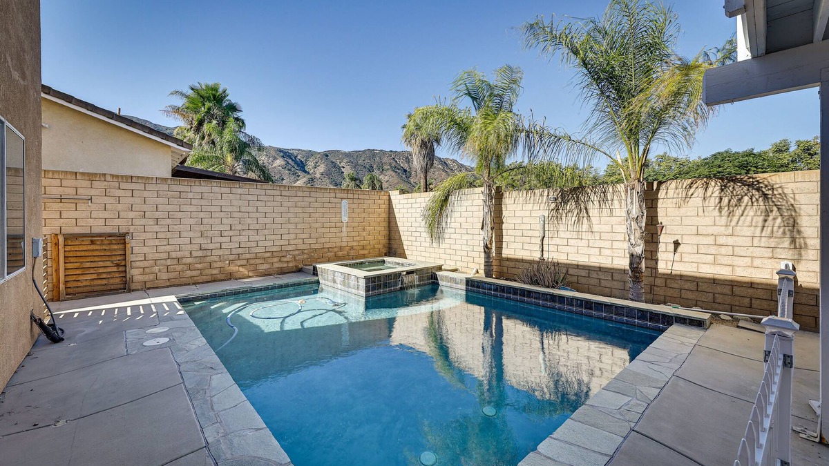 Lake Elsinore House | Spacious Lake Elsinore Home w/Pool & Hot Tub!