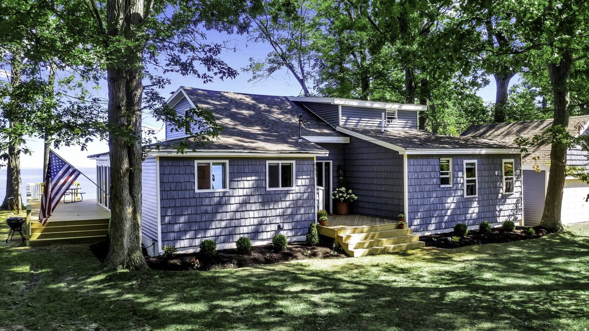 Youngstown Cottage | Spacious Lake Home With Stunning Views