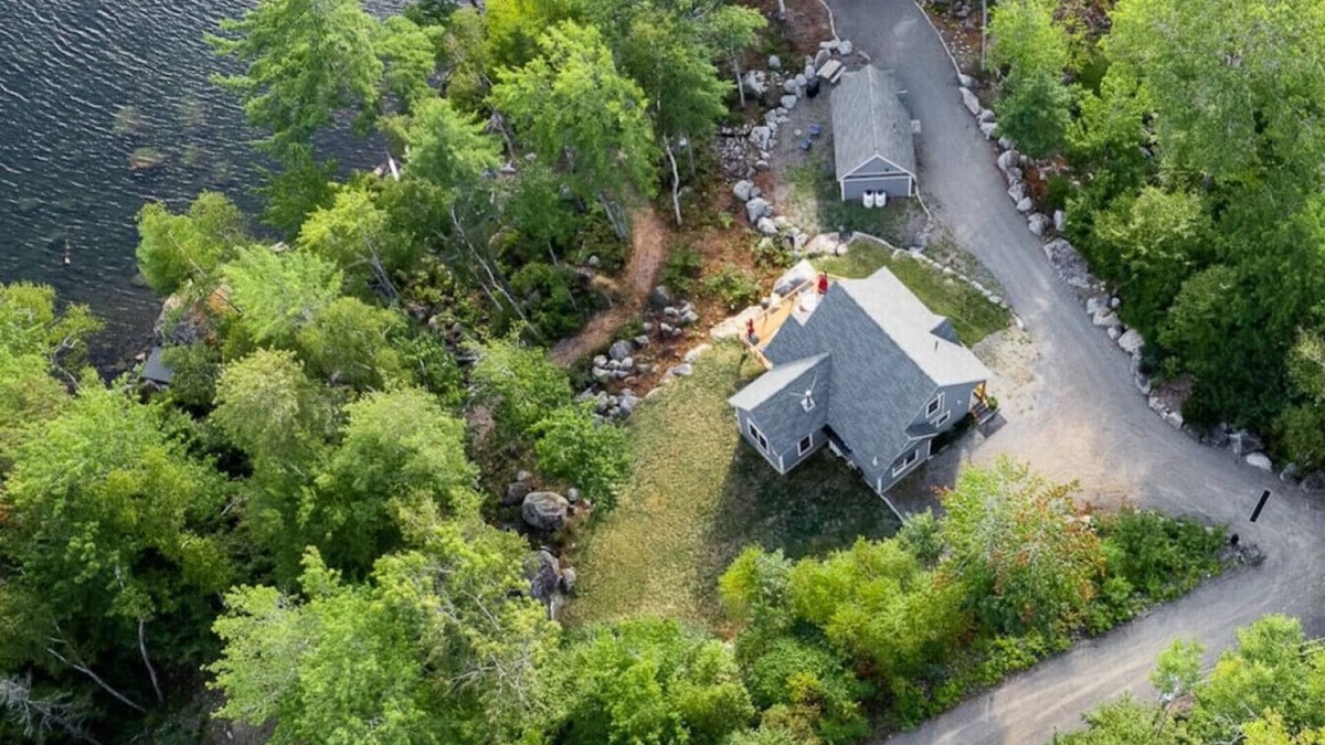 Otis House | Spacious Lake House + 2 Detached Guest Houses