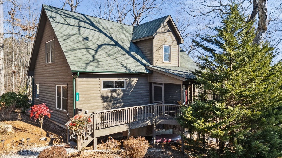 Serenity Bay Cabin | Spacious Lake Keowee Cabin with Boat Slip access