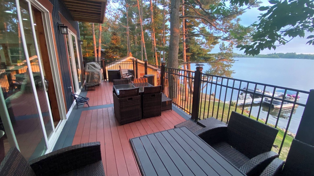 Hatley Cabin | Spacious Lakefront Cabin Sleeps up to 14.