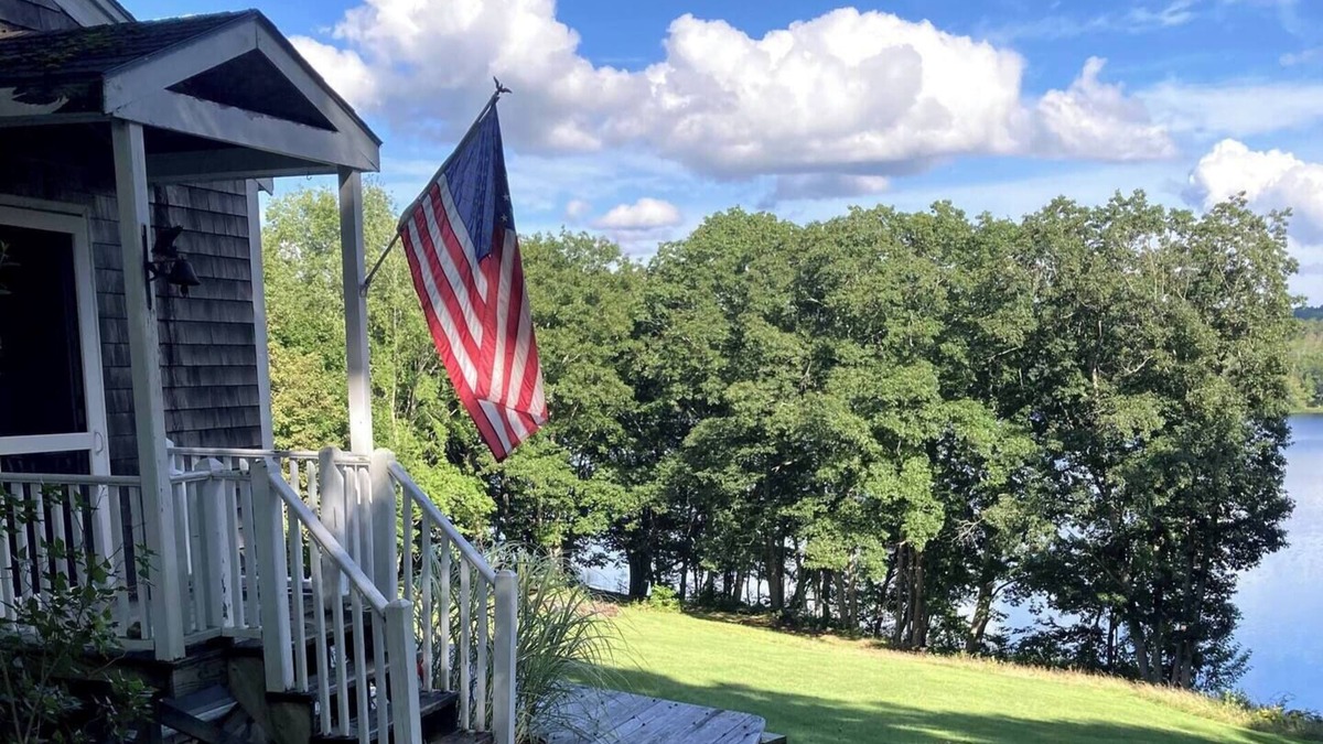 Union Cottage | Spacious Lakefront Cottage in Beautiful Union, Maine