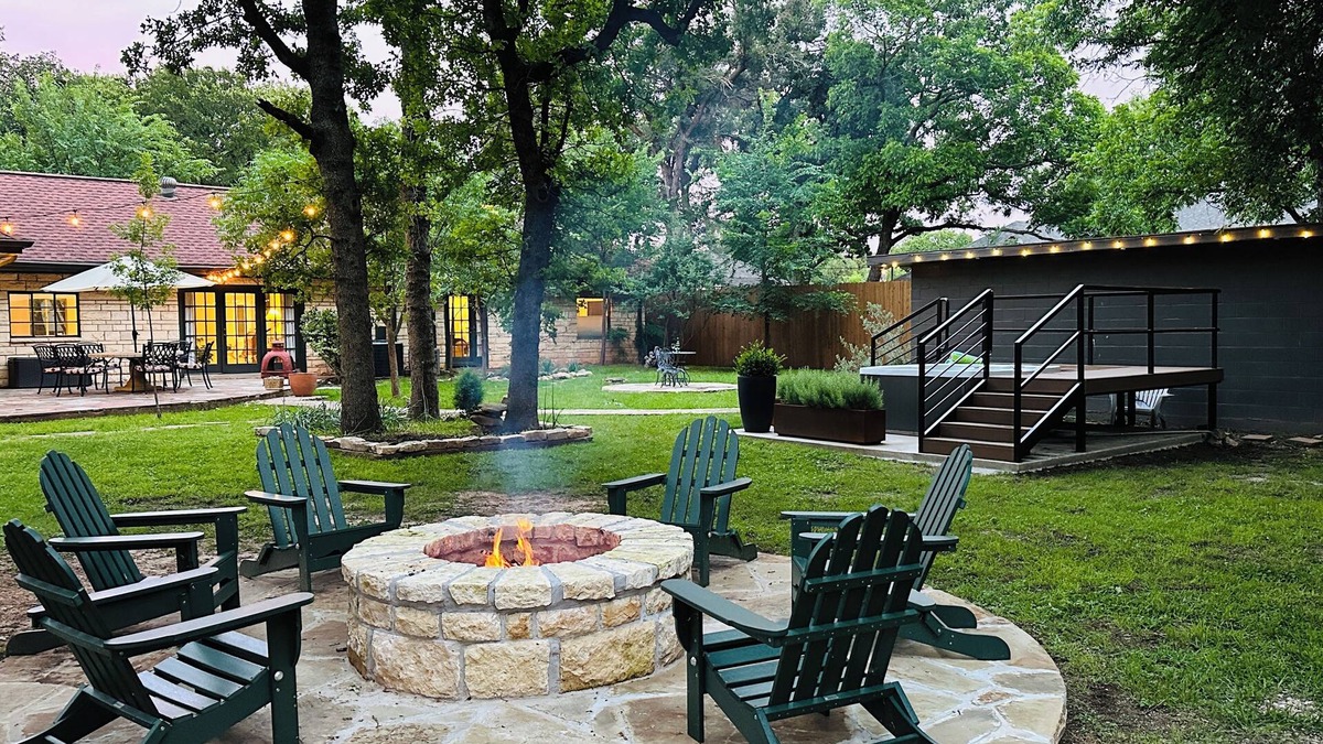 Fort Worth House | Spacious Lakefront Home on Eagle Mountain Lake - Hot Tub, Dock, Golf Cart