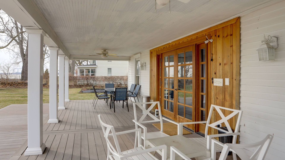 Woodland Beach House | Spacious Lakefront House w/Backyard Fire Pit