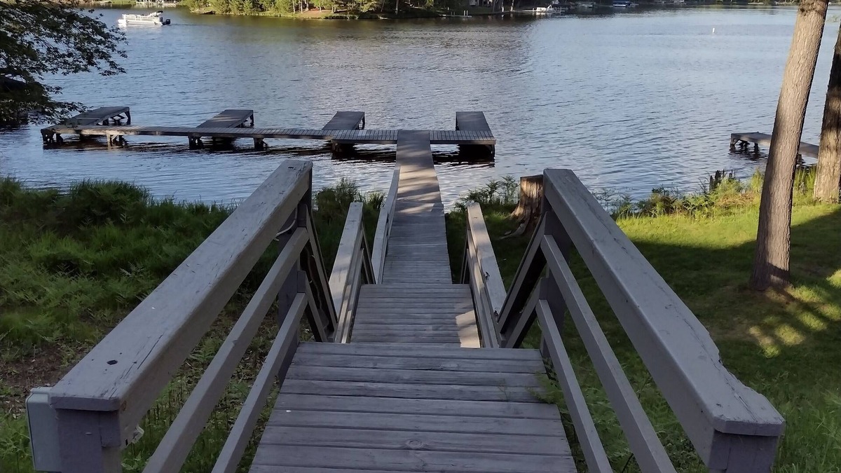 St Germain Condo | Spacious Lakefront/Snowmobile Lodge Condo