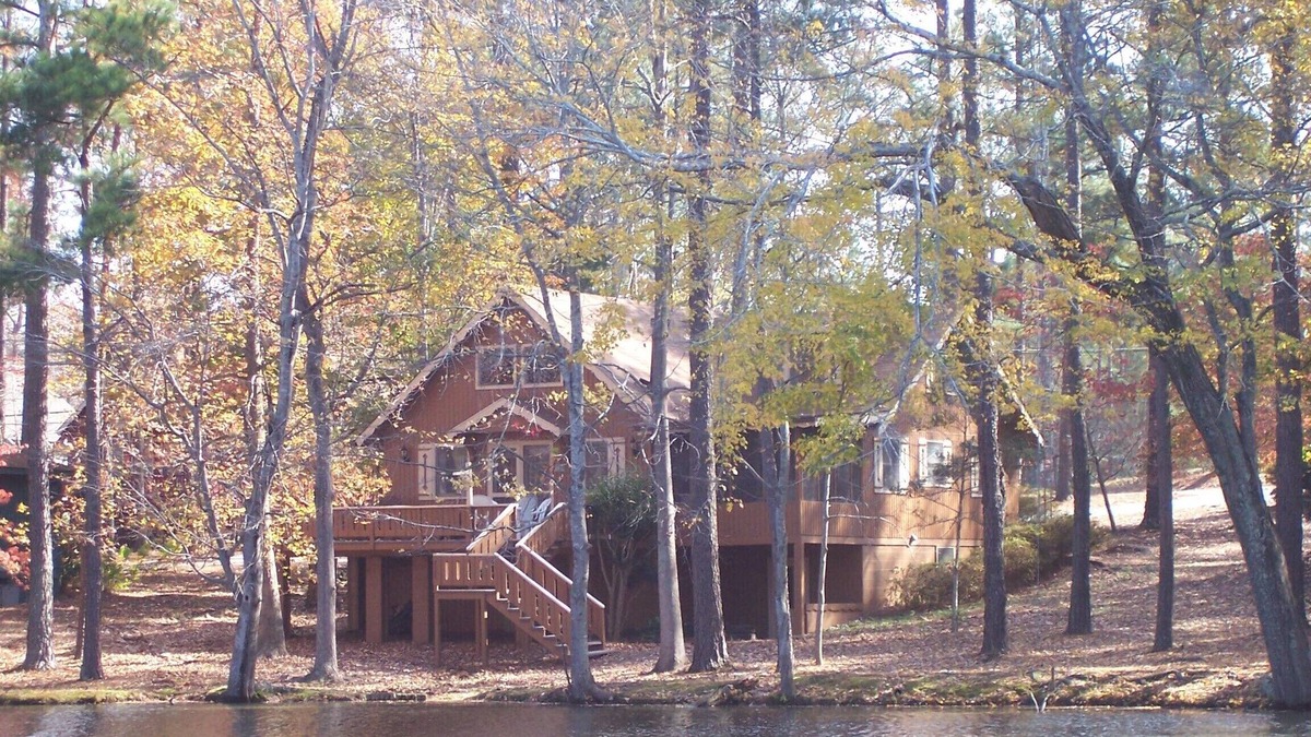 Pine Mountain Ski Chalet | Spacious Lakefront Chalet Near Callaway, Many Amenities