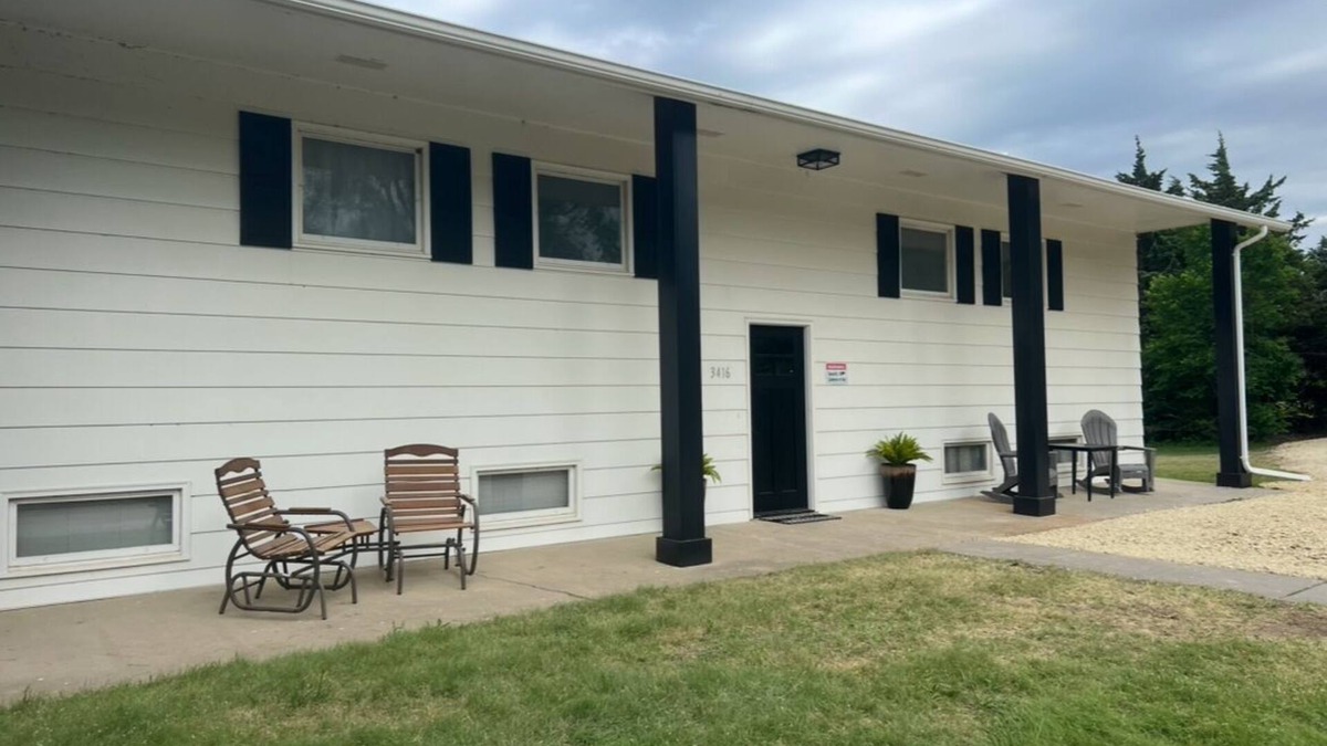 Fort Riley House | SPACIOUS LAKEHOUSE-2 mi from Curtis Creek at Milford Lake!-Huge Peaceful Yard