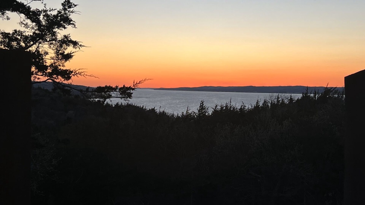 Crofton Cabin | Spacious Lakeview Cabin Minutes from Private Beach