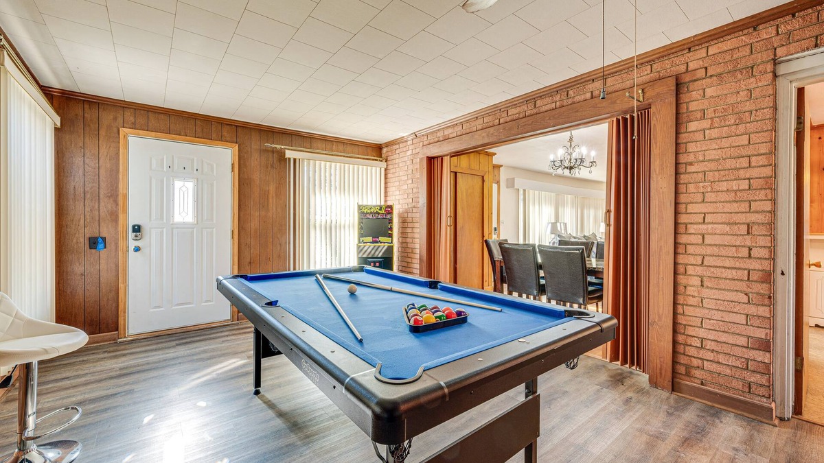 Lexington House | Spacious Lexington Abode w/Pool Table & Fireplace