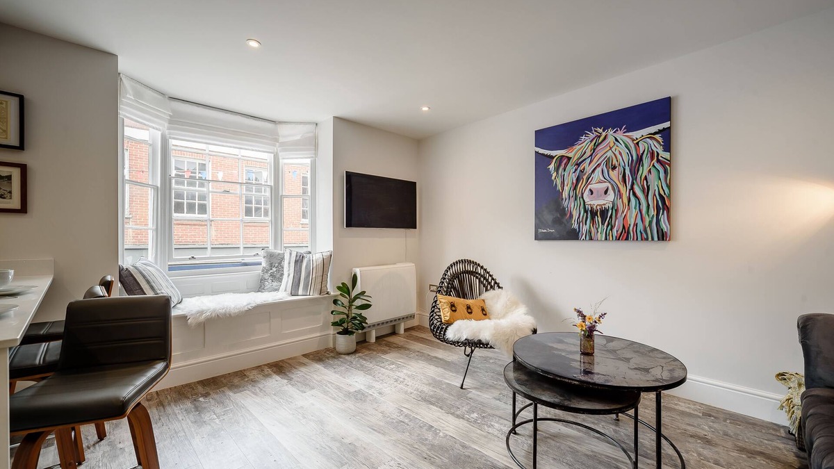 Henley-on-Thames Apartment | Spacious, light and luxurious apartment in the heart of Henley