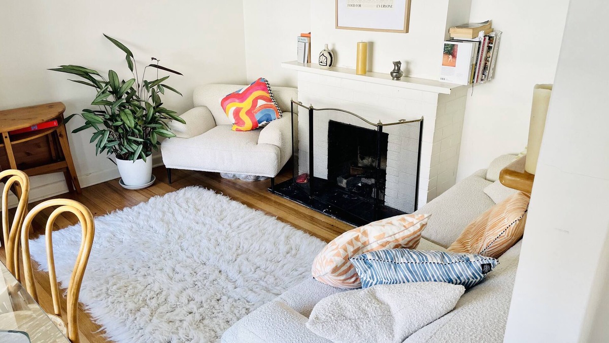 Hawthorn Apartment | Spacious & light-filled, Elm St makes for a homely holiday