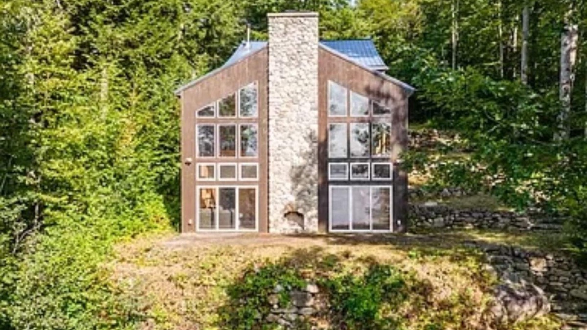 Madison House | Spacious Lodge with Private Waterfront on Great Moose Lake
