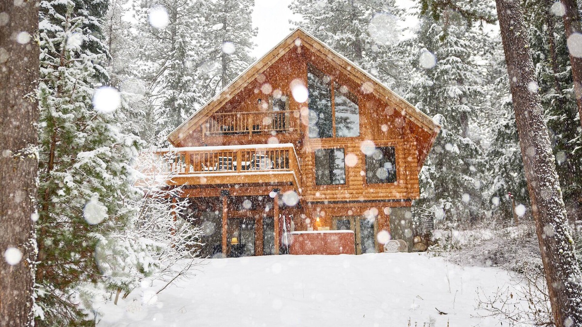 Leavenworth Cabin | Spacious Lodge with Private Beach Access