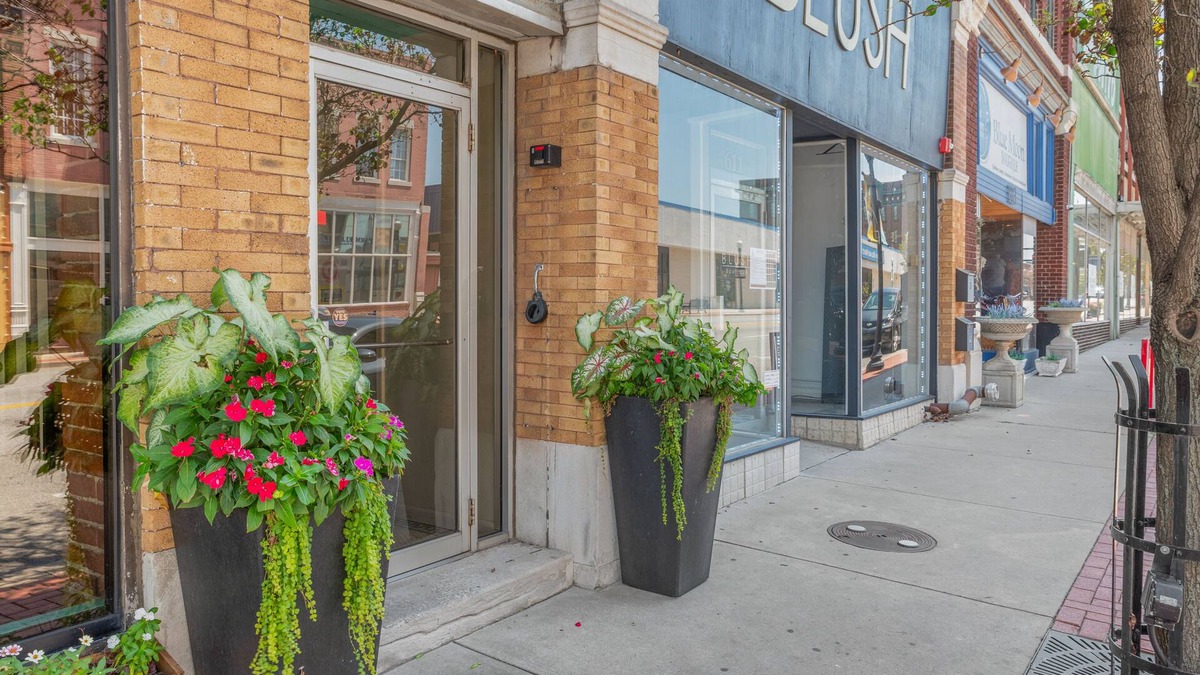Joplin Apartment | Spacious Loft in walking distance to coffee shops and great dining options.