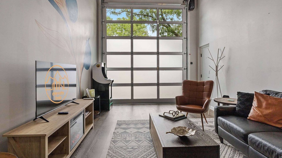 Barths Apartment | Spacious loft- King Bed- Walk the neighborhood!