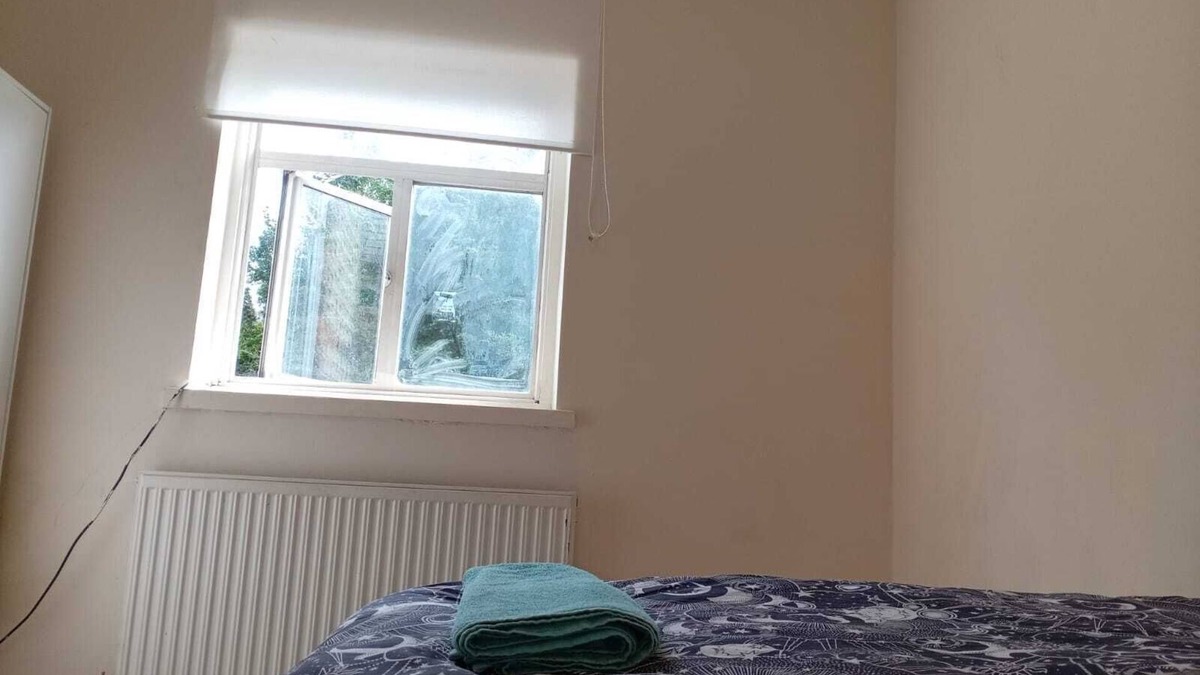 Finchley Church End Apartment | Spacious lovely double room centred in the heart of London.