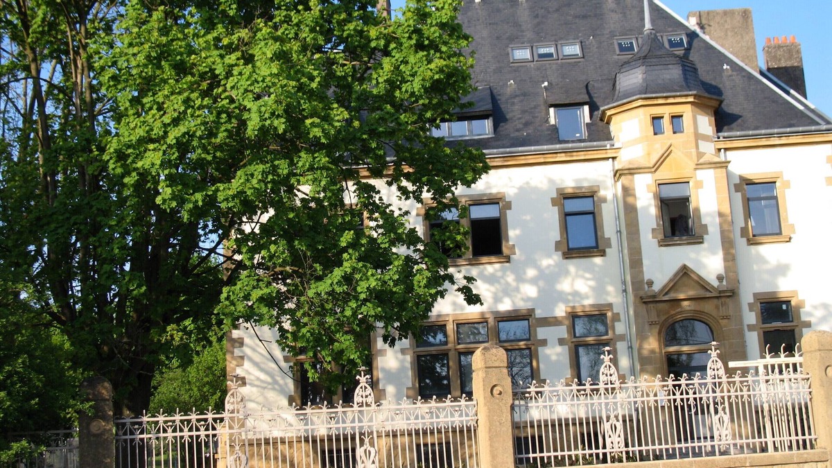 Borny Apartment | Spacious, luxurious loft in historic building
