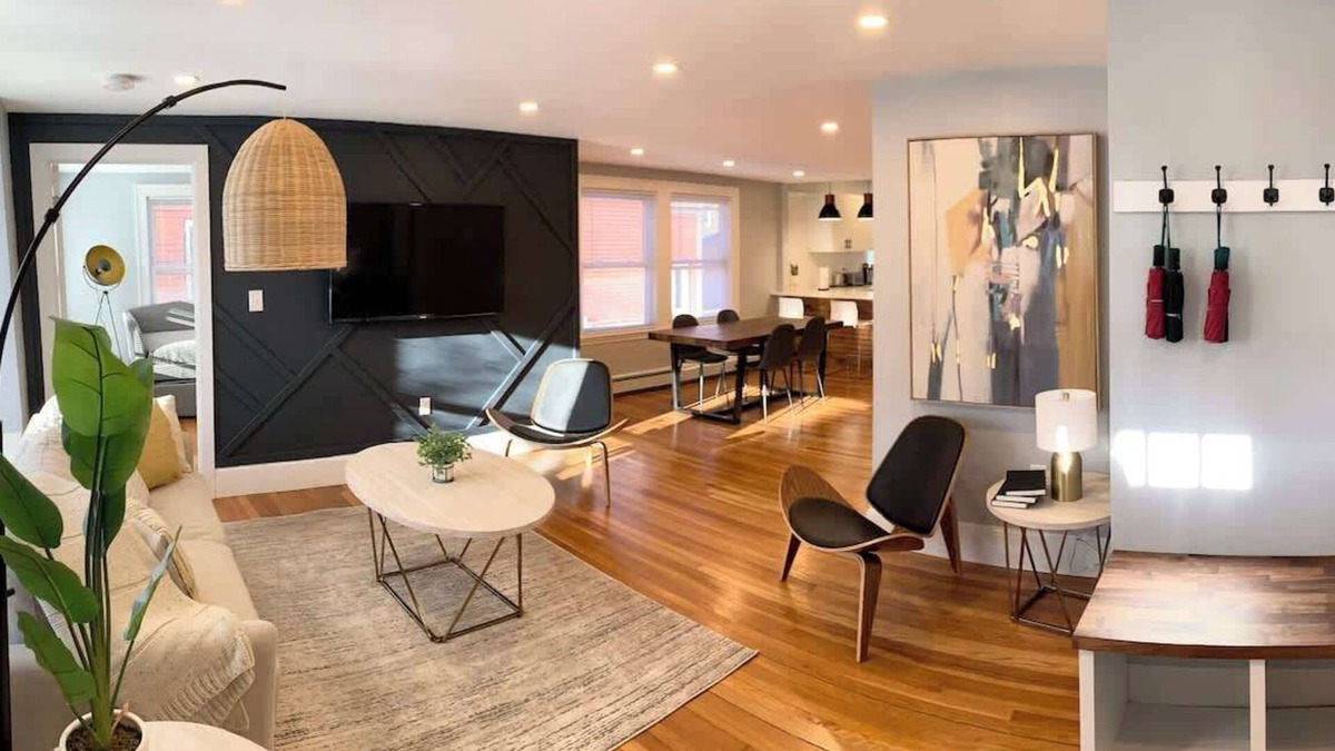 Arlington Condo | Spacious Luxury 3 BR ✓Spotless ✓W/D ✓Parking