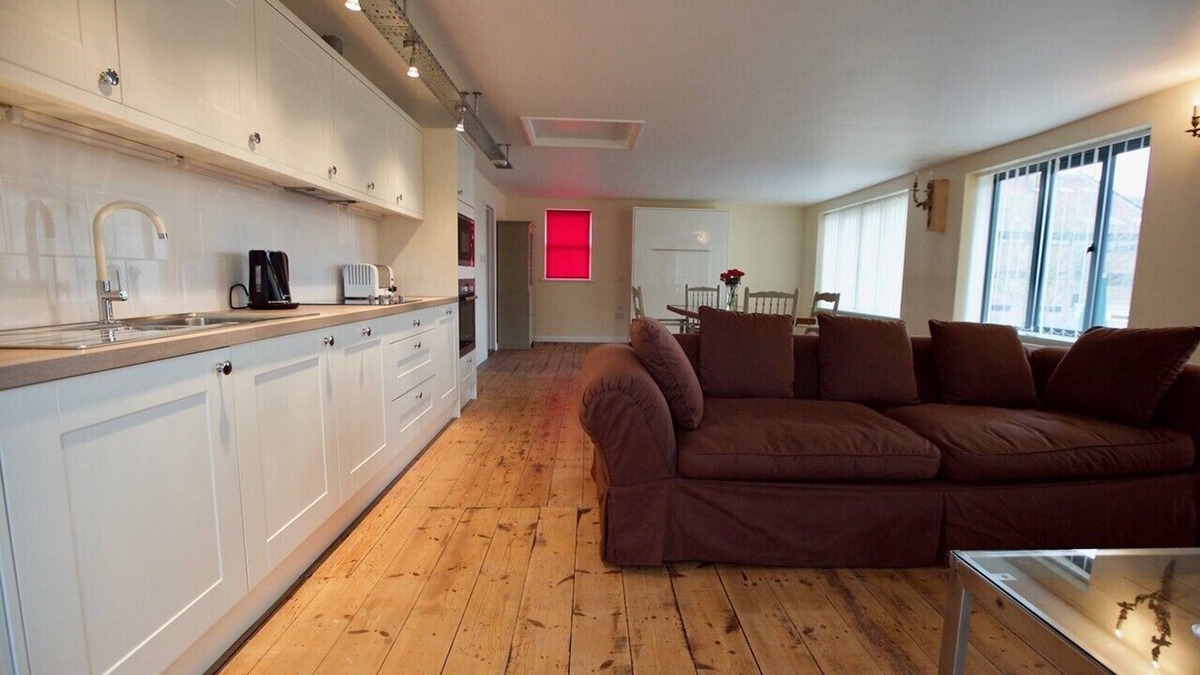 Ipswich Apartment | Spacious, Luxury Apartment with Roof Terrace Near The Waterfront, Ipswich
