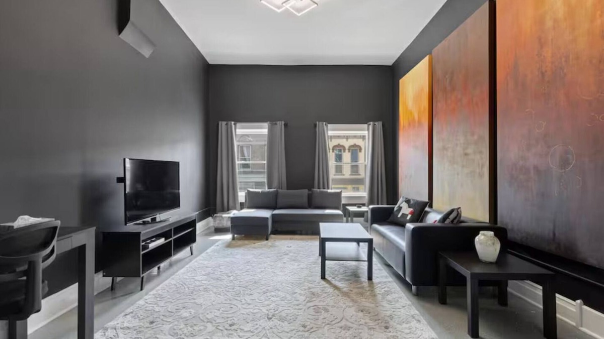 Wilmington Apartment | Spacious Luxury Black Downtown Apartment - Minutes from WEC!