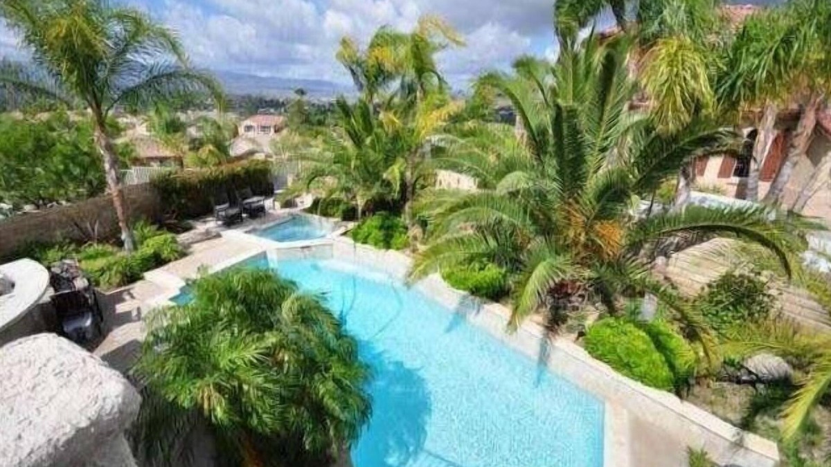Santa Clarita House | Spacious Luxury Home Pool/Spa/Views