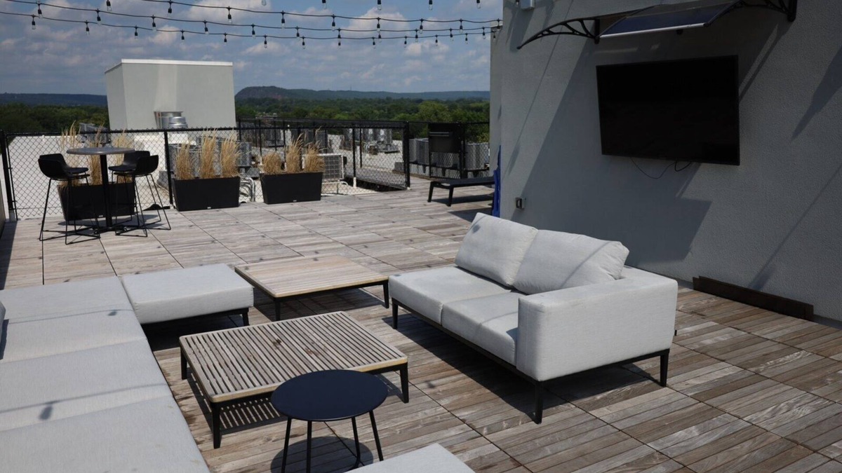 Dwight Apartment | Spacious Luxury Oasis-Roof Top-Wine-Parking-Yale