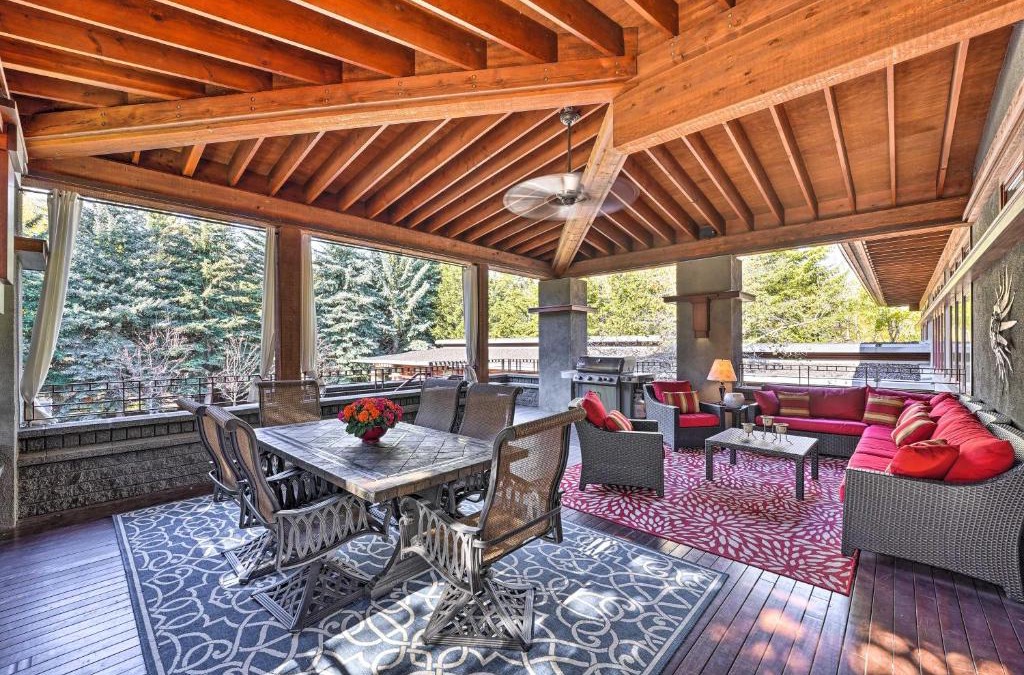 Hailey House | Spacious Luxury Retreat with Private Hot Tub and Pool!