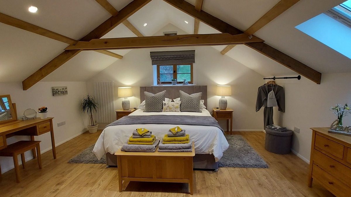 Brayford House | Spacious, luxury, romantic Barn for couples near Exmoor & Coast