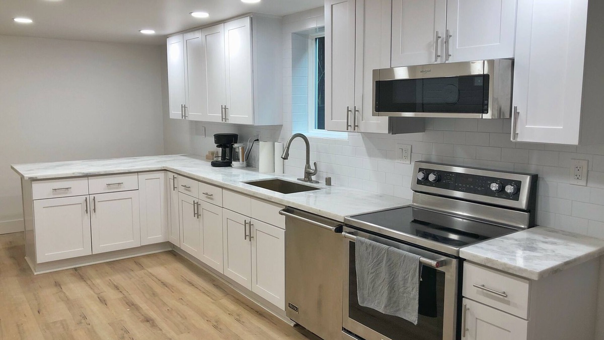 Victory Heights House | Spacious Maple Leaf Guest Suite