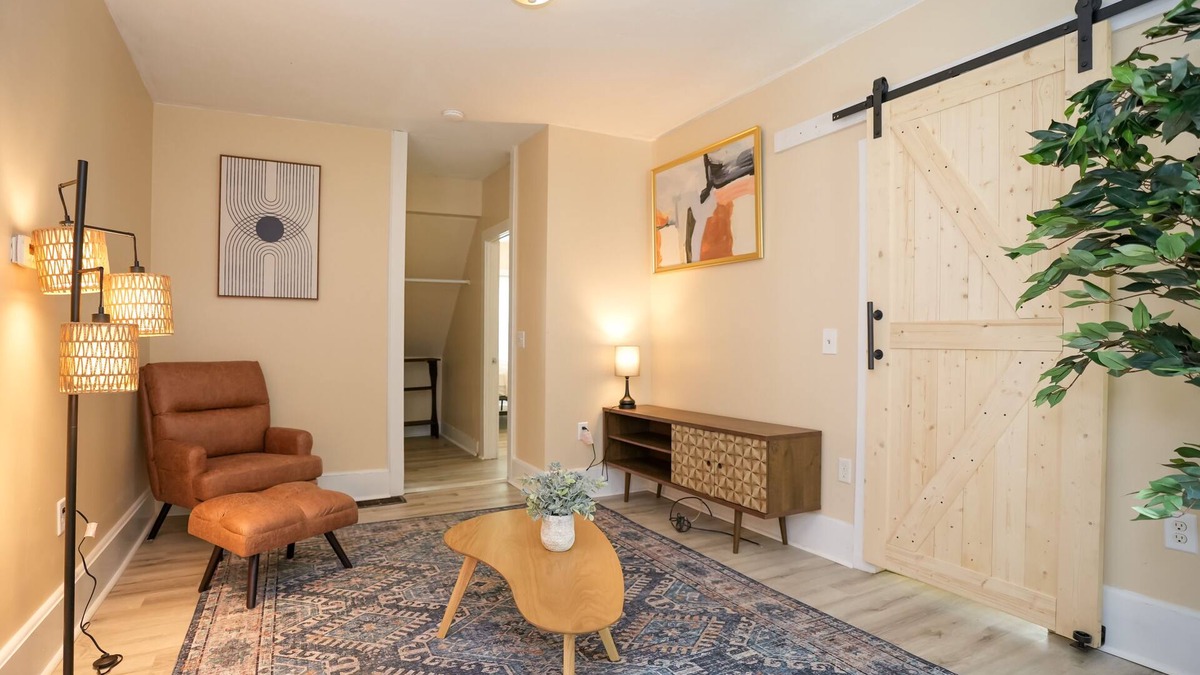 West Brookfield Apartment | Spacious Massachusetts Apartment #2