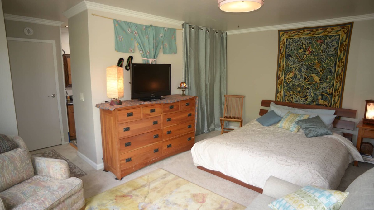 Park Pacifica House | Spacious Master Bedroom, Private Bath & Entrance, Deck, 2 day min, 2 person max.