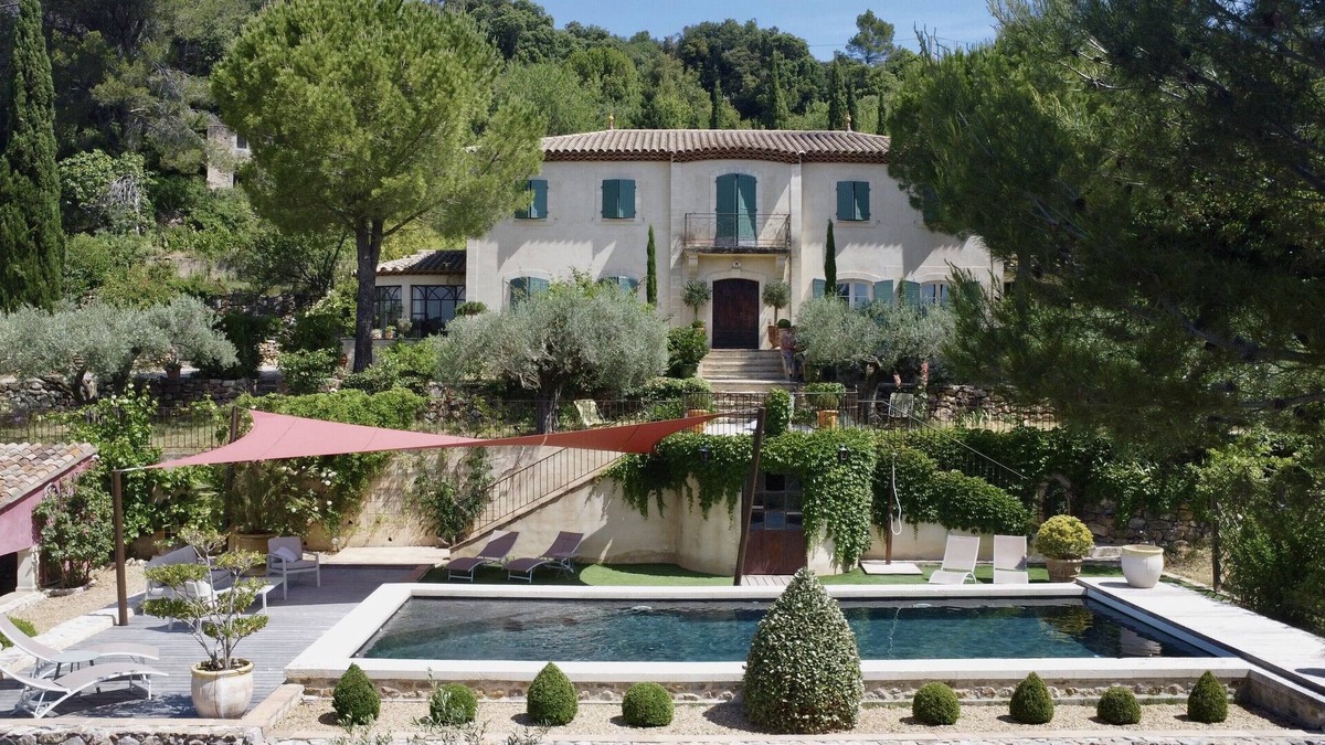 Clermont-l'Herault Villa | Spacious Mediterranean Bastide in a green setting. Pool & Spa