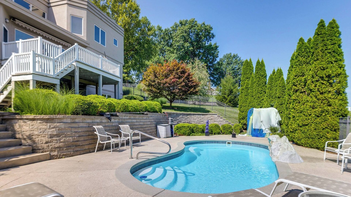 Glencoe House | Spacious Missouri Retreat w/Pool, Gym & Game Room