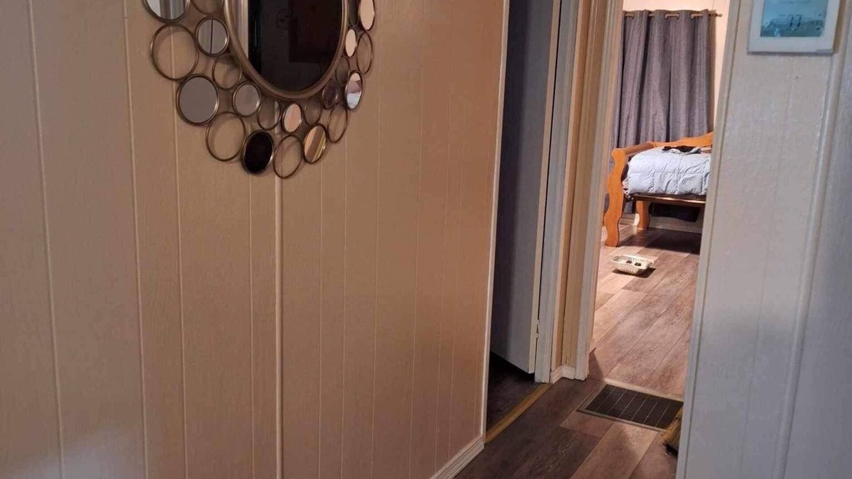 Lakeland House | Spacious mobile home with 2 bedrooms, 2 bath to enjoy your stay.