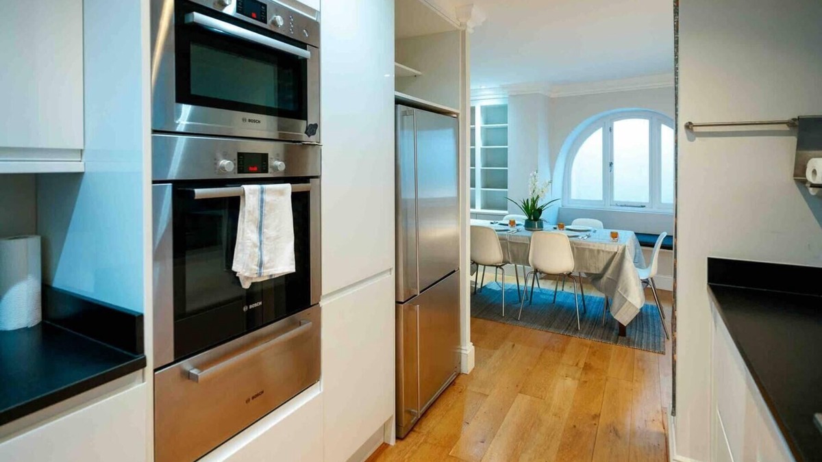 Churchill House | Spacious & Modern 3BRs house in central london