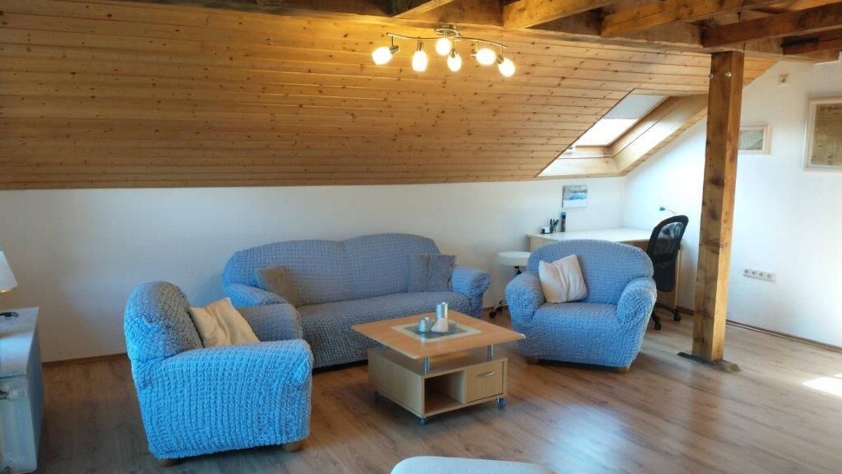 Spaichingen Condo | Spacious, modern apartment with balcony