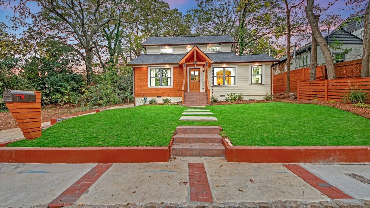 Hapeville House | Spacious Modern Cottage with 5 Bedrooms Close to Airport,