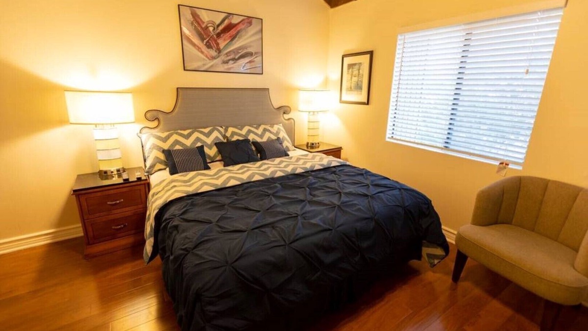 Hermosa Village House | Spacious Modern home in Anaheim 2bedrooms,2.5bathrooms -Ideal for 31+ day stays