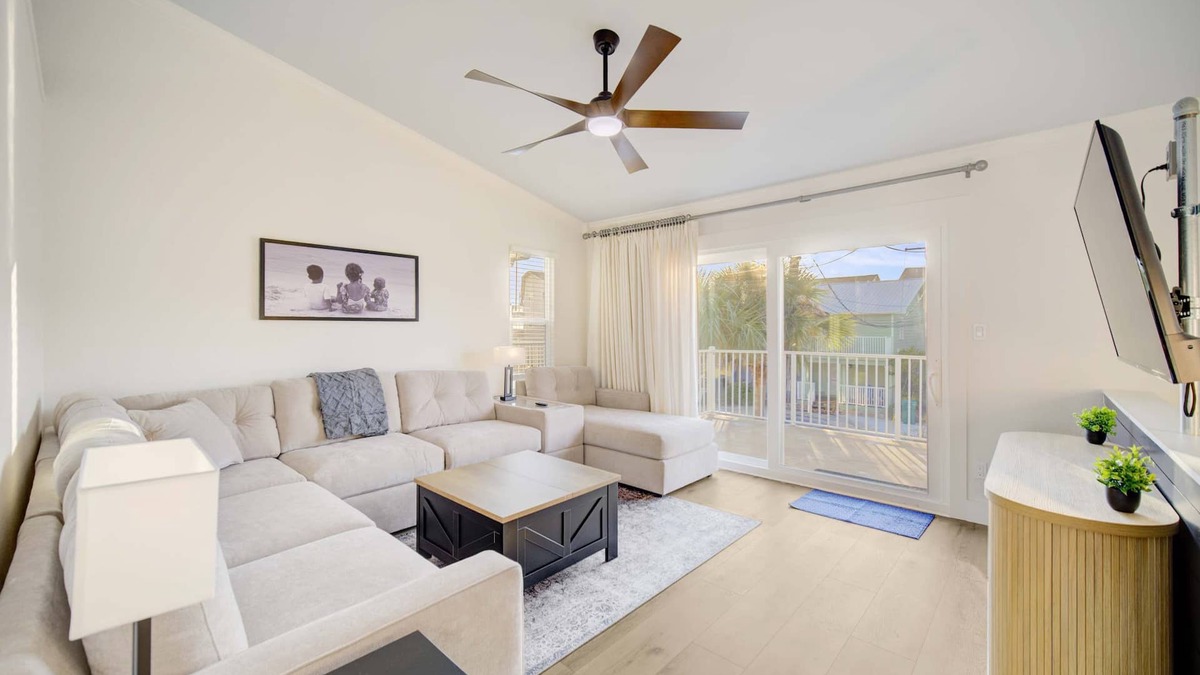 Holiday Isle House | Spacious Modern-Upscale 2bd Townhome at the Beach