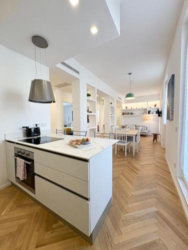 Quartiere XV Della Vittoria Apartment | Spacious, Modern with Terrace - Casa Vacanze Romane