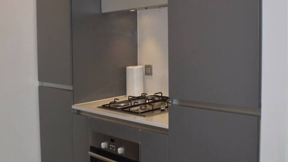 Stockwell Apartment | Spacious & Modern Zone 2 Flat, 1 min to station
