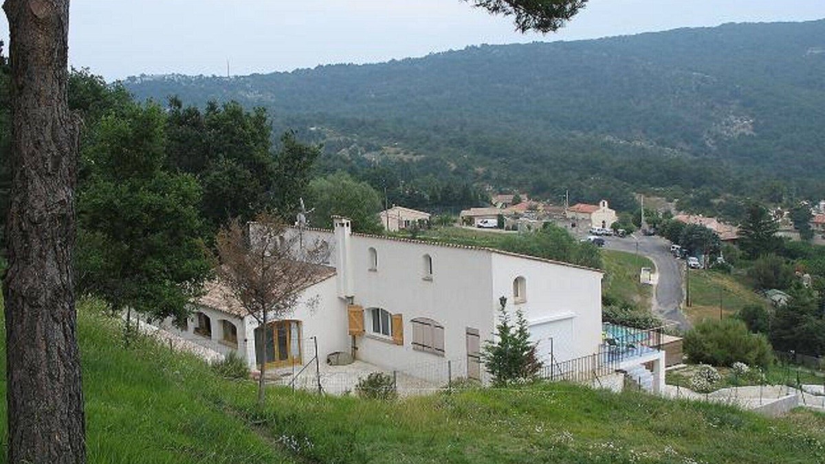 Escragnolles House | Spacious mountain house between Cannes and the Gorges du Verdon, sea view.