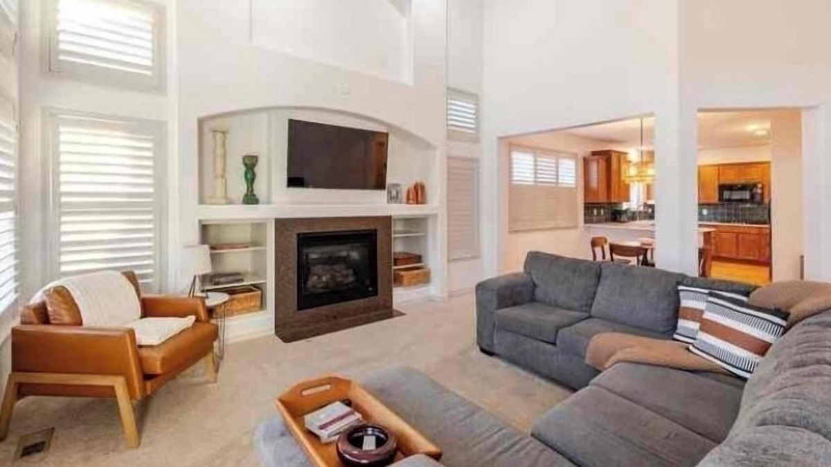 Commerce City House | Spacious, Mountain View Home - 15 mins to DIA