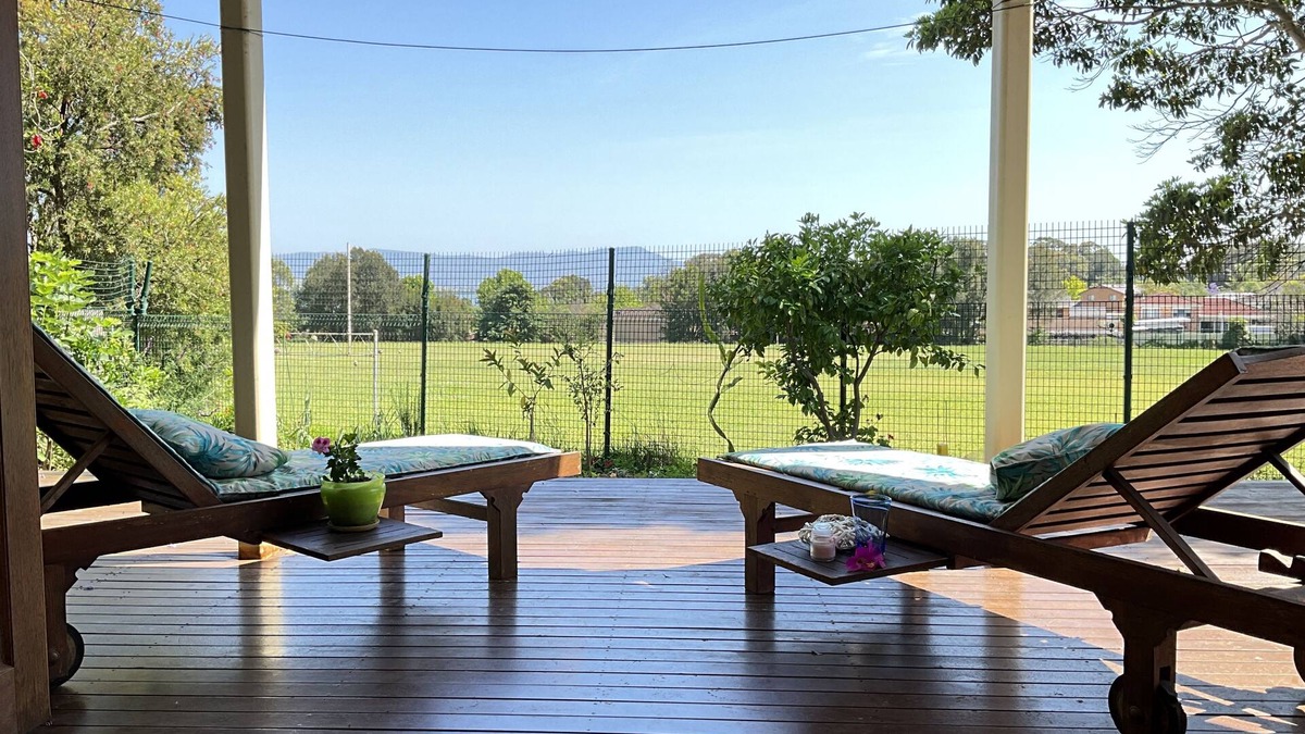 Oak Flats Hotel | Spacious Nature Escape