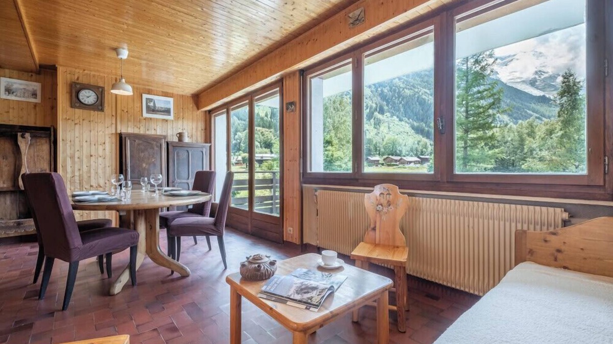 Chamonix-Mont-Blanc Apartment | Spacious nest overlooking the Mont Blanc range.