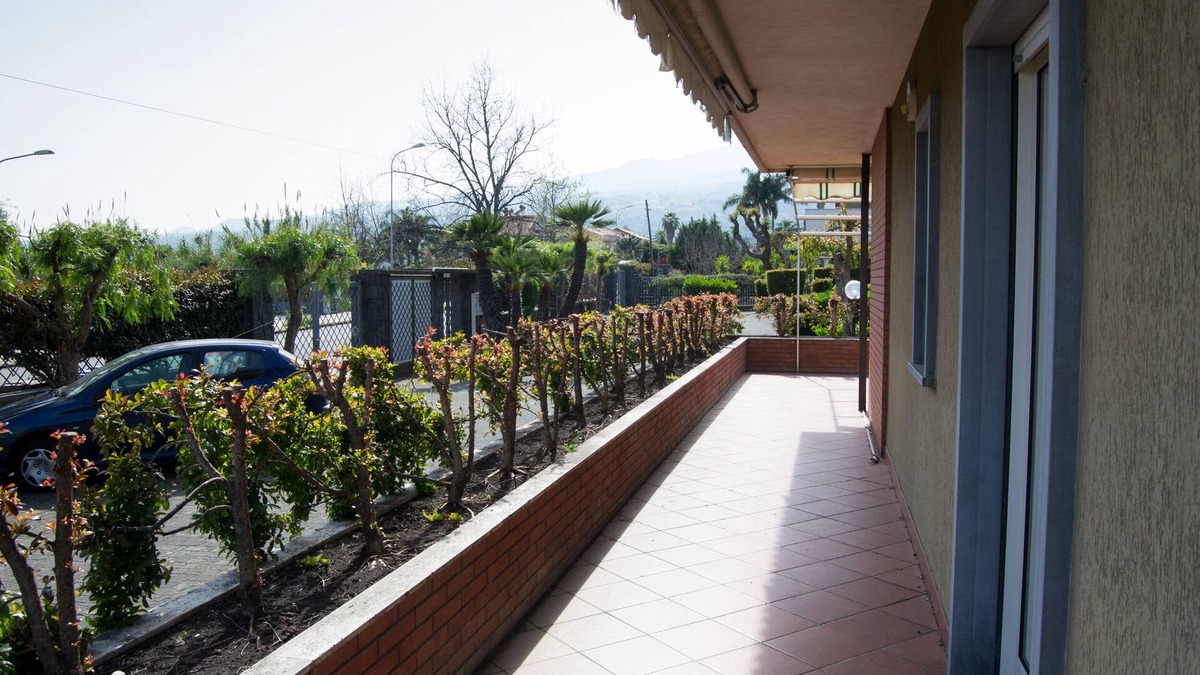 Fondachello Apartment | Spacious newly renovated apartment a few steps from the sea