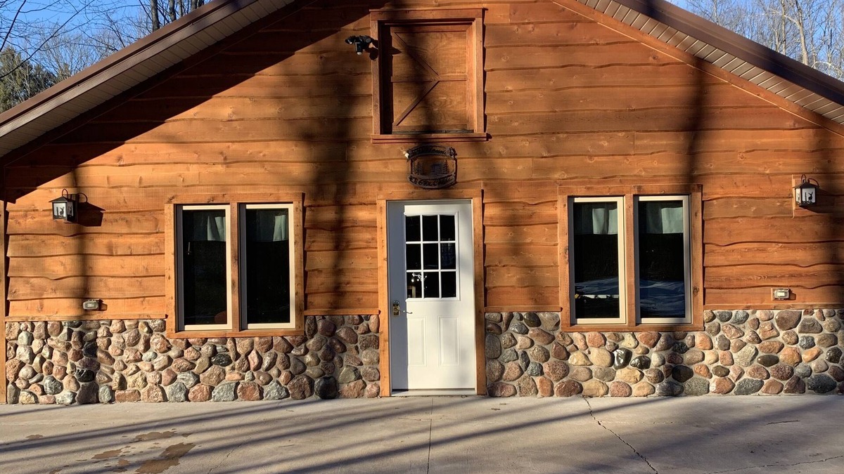 Stone Lake Cabin | Spacious Northwoods Cabin with Amazing Game Room