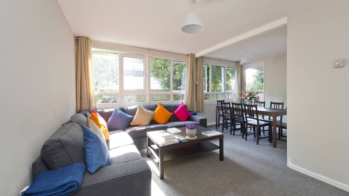 Notting Dale Apartment | Spacious Notting Hill Flat